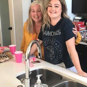 Meet your Posher, Adriana